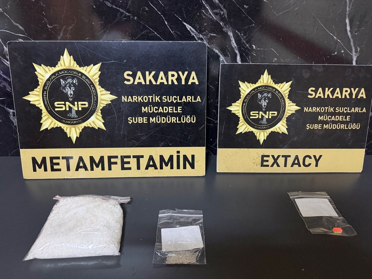 Sakarya'ya il dışından uyuşturucu sevkiyatı yapan 3 zanlı tutuklandı