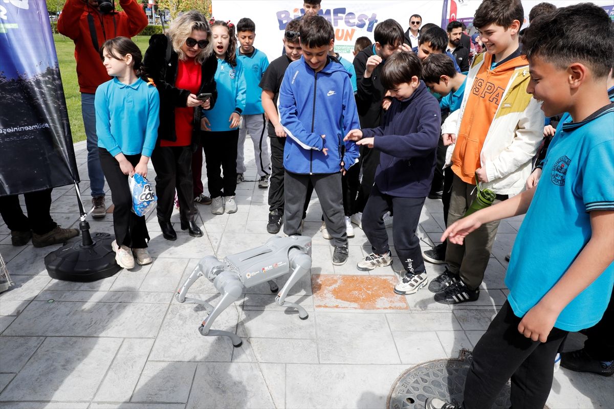 Samsun'da çocuklar ve gençler BilimFest'te bilimle buluştu