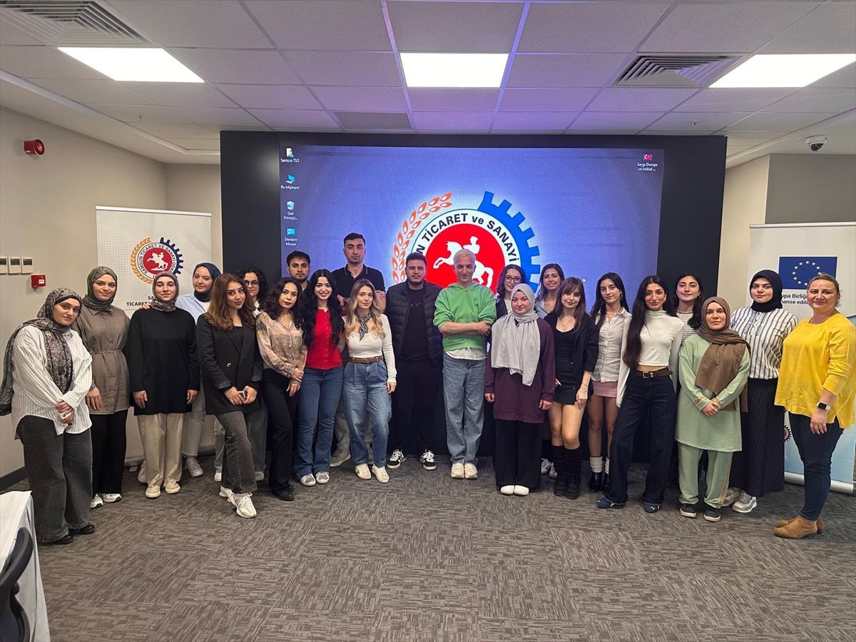Samsun'da gençler AB fırsatlarıyla buluştu