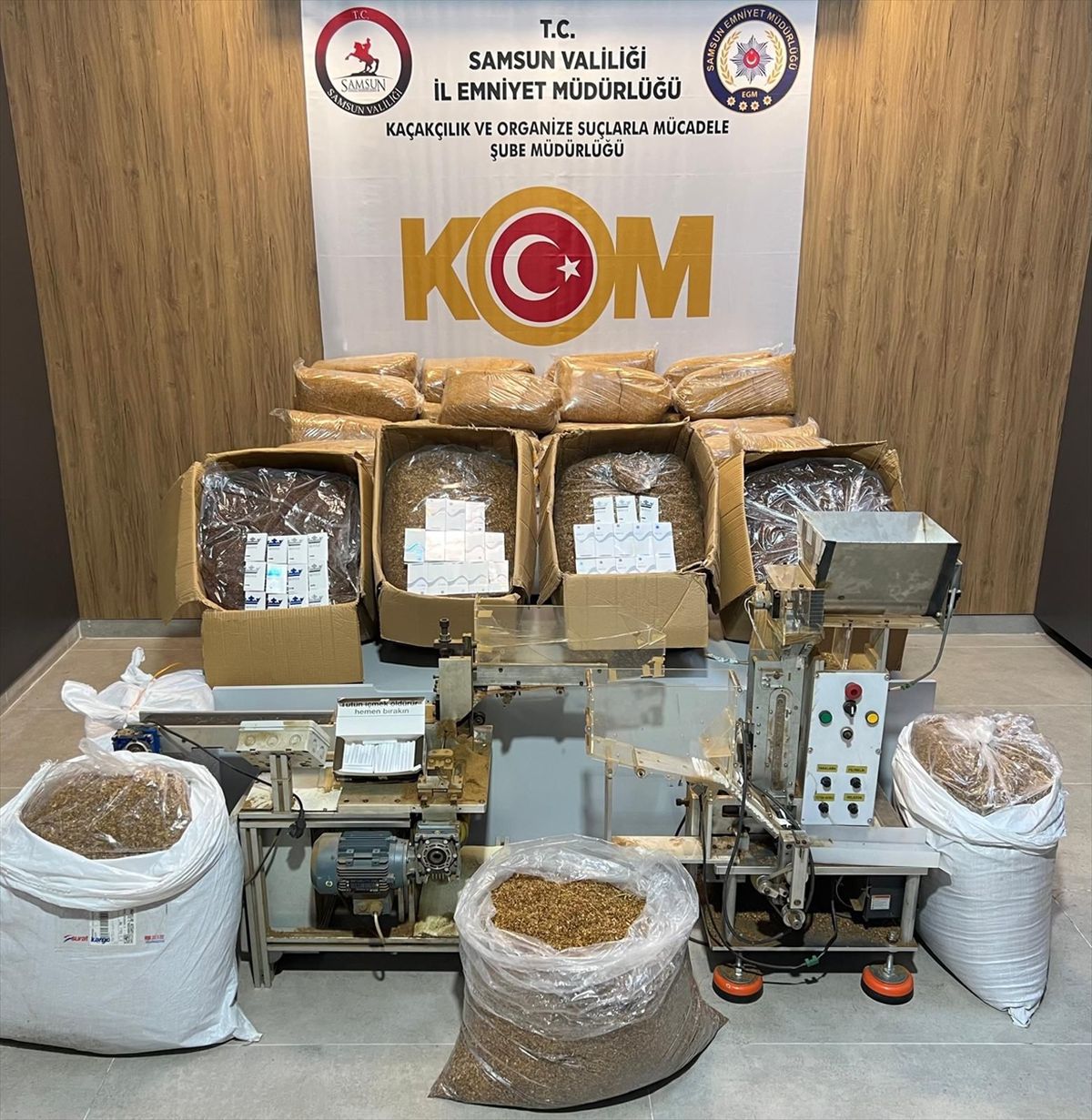Samsun'da kiraladığı ikameti kaçak sigara imalathanesine çeviren şüpheli yakalandı