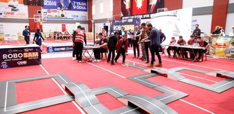 Samsun'da öğrenciler geliştirdikleri robotlarla hünerlerini sergiledi
