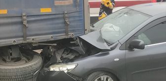 Samsun'da park halindeki tıra çarpan otomobildeki 5 kişi yaralandı