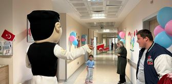 Samsun'da üniversite öğrencileri hastanede tedavi gören çocukların dünyasını renklendirdi