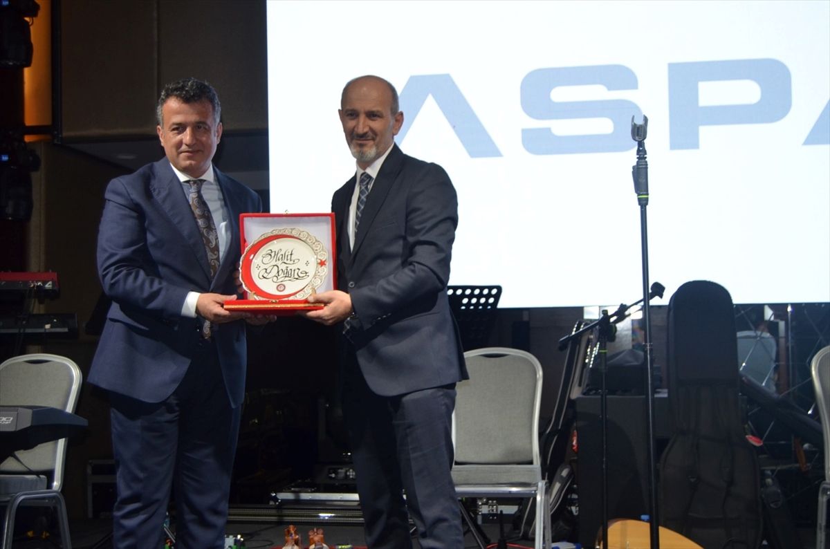 Samsun Of-Çaykara Derneği üyeleri gala programında buluştu