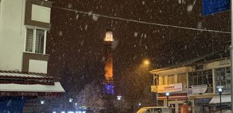 Samsun'un Ladik ilçesinde kar yağışı etkili oldu