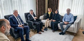 Vali Tavlı ve eşi, Anneler Günü'nde şehit ailesini ziyaret etti