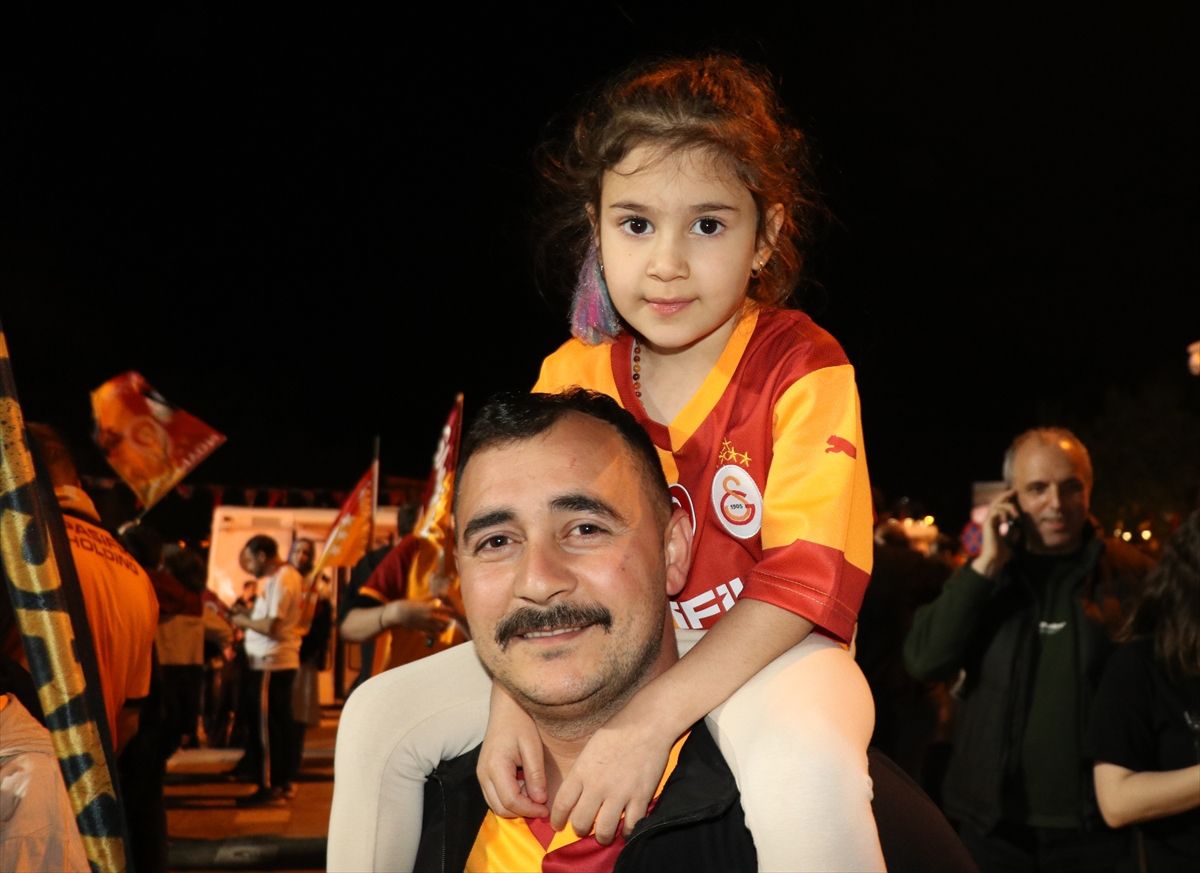 Samsun ve çevre illerde Galatasaray'ın şampiyonluğu kutlanıyor