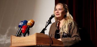 Sanatçı Feyha Çelenk için Bursa Devlet Tiyatrosu'nda tören düzenlendi