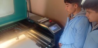 Şanlıurfa'da geri dönüşüm malzemelerinden yapılan oyuncaklar Şırnak'taki köy okuluna gönderildi