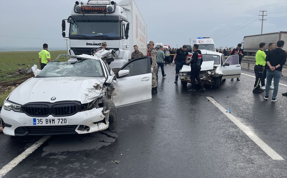 Şanlıurfa'da zincirleme trafik kazasında 2 kişi öldü, 2 kişi yaralandı