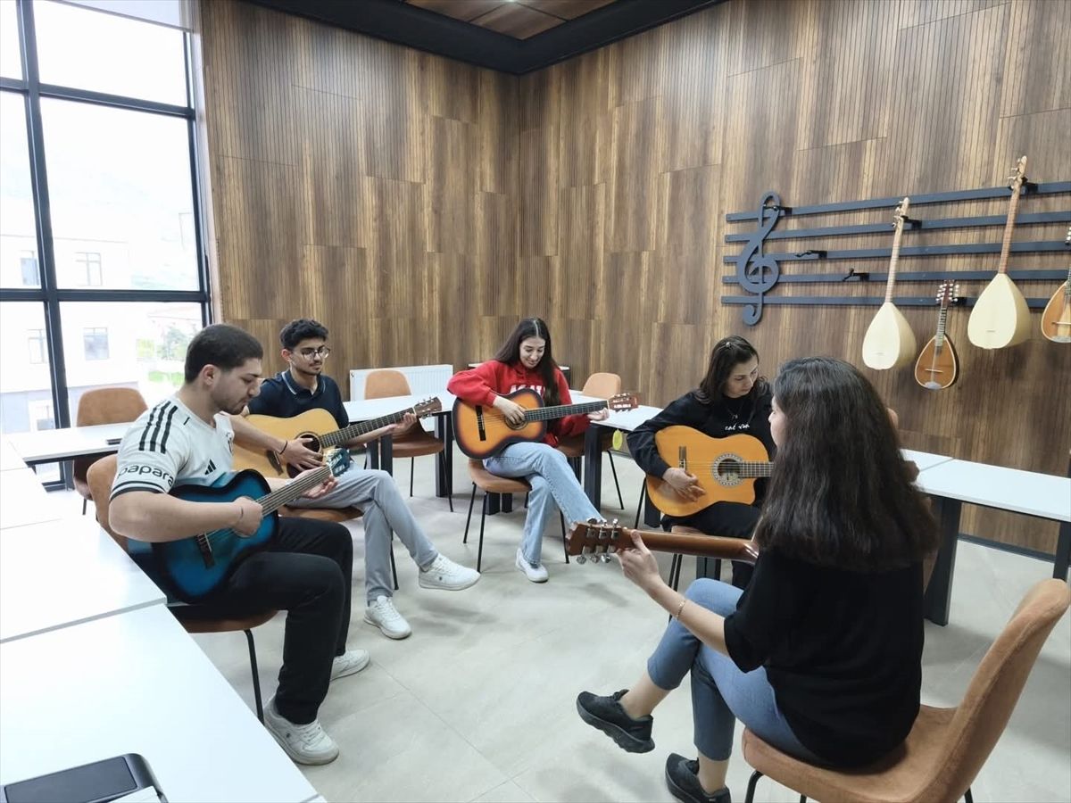 Sason'da çocuklara ve gençlere yönelik ücretsiz müzik kursları