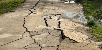 Sason'da heyelanda zarar gören yollar onarılıyor