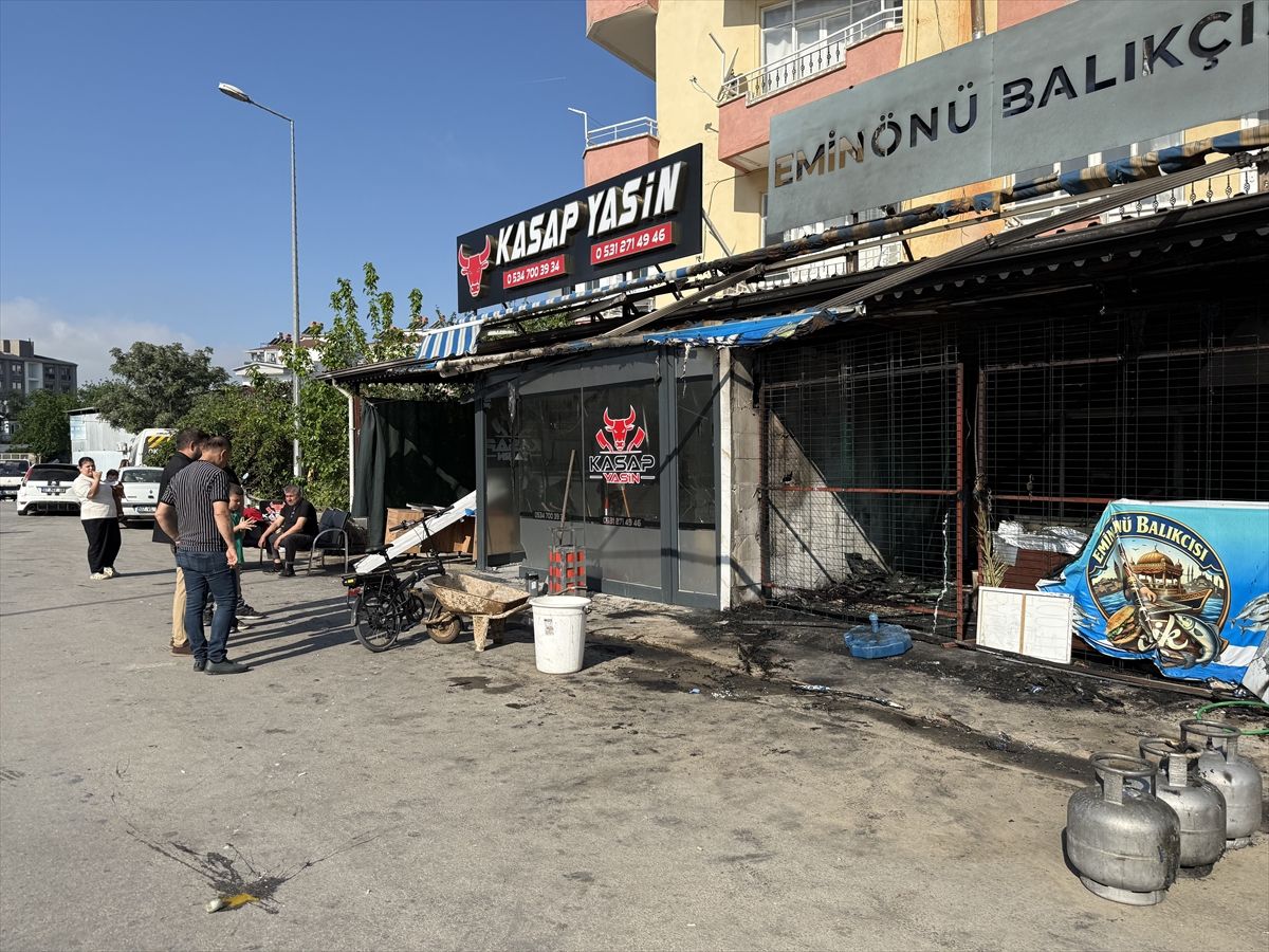 Serik'te iş yerinde çıkan yangın söndürüldü