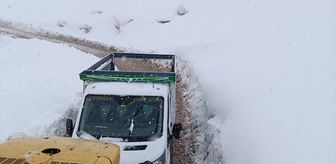 Siirt'te karda mahsur kalan 8 araç kurtarıldı