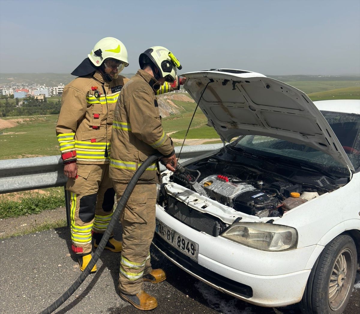 Şırnak'ta araçtaki gaz kaçağına itfaiye müdahale etti