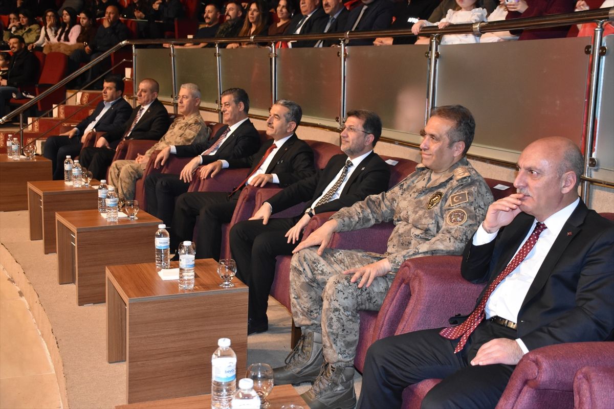 Şırnak'ta 'Kim Var?' sanat etkinliği düzenlendi