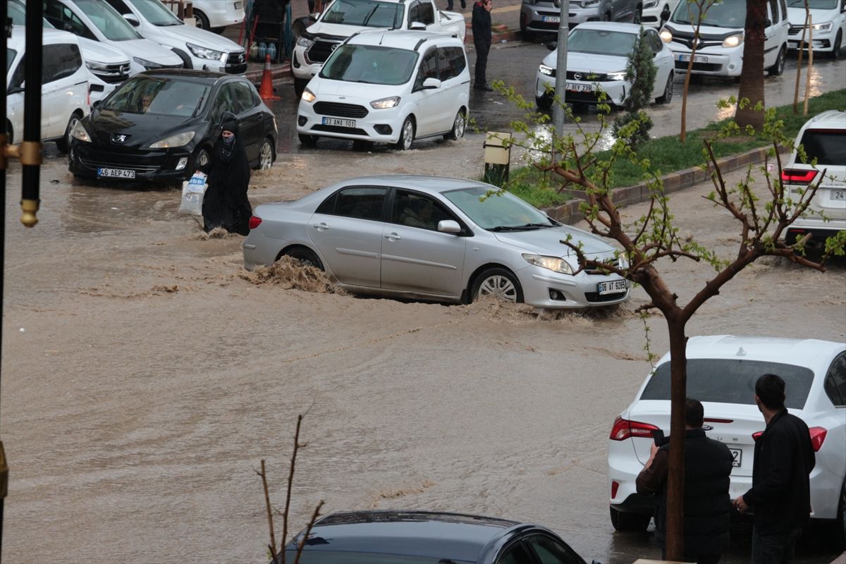 Şırnak'ta sağanak etkili oldu