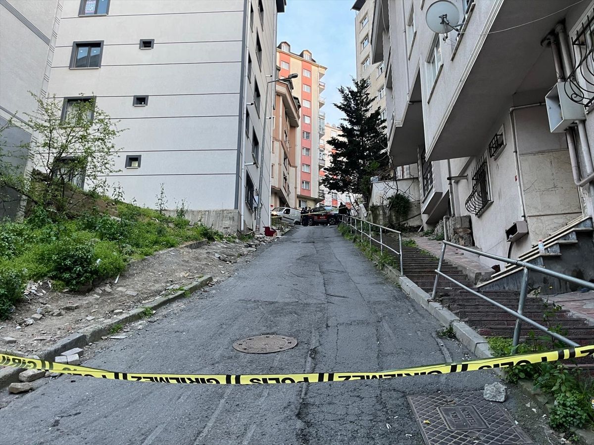 Şişli'de metruk binada erkek cesedi bulundu