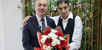 Sivas Belediye Başkanı Uzun, koltuğunu çocuklara bıraktı