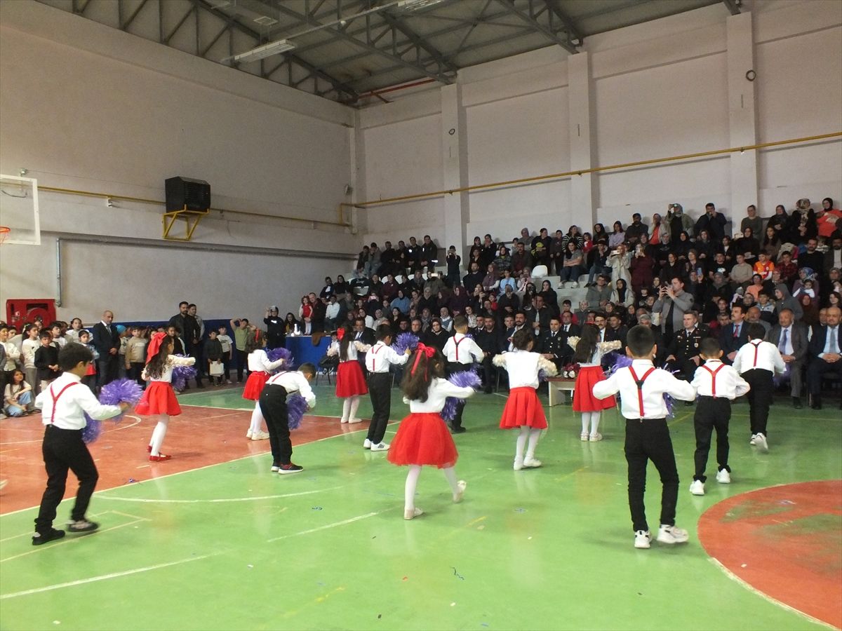 Sivas'ın ilçelerinde 23 Nisan Ulusal Egemenlik ve Çocuk Bayramı kutlandı