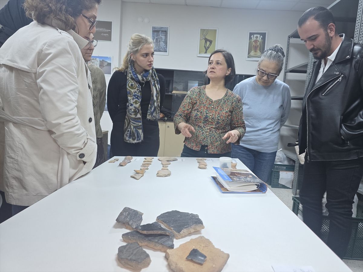 Sivas'ta 'Arkeolojik Yüzey Araştırmaları Işığında Sivas Seramikleri Çalıştayı' düzenlendi