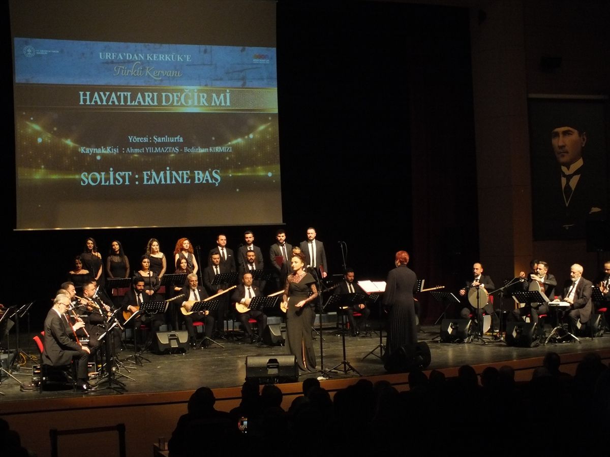 Sivas'ta Devlet THM korosu ses sanatçıları konser verdi