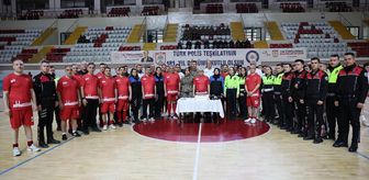 Sivas'ta şehitler anısına futbol müsabakası düzenlendi