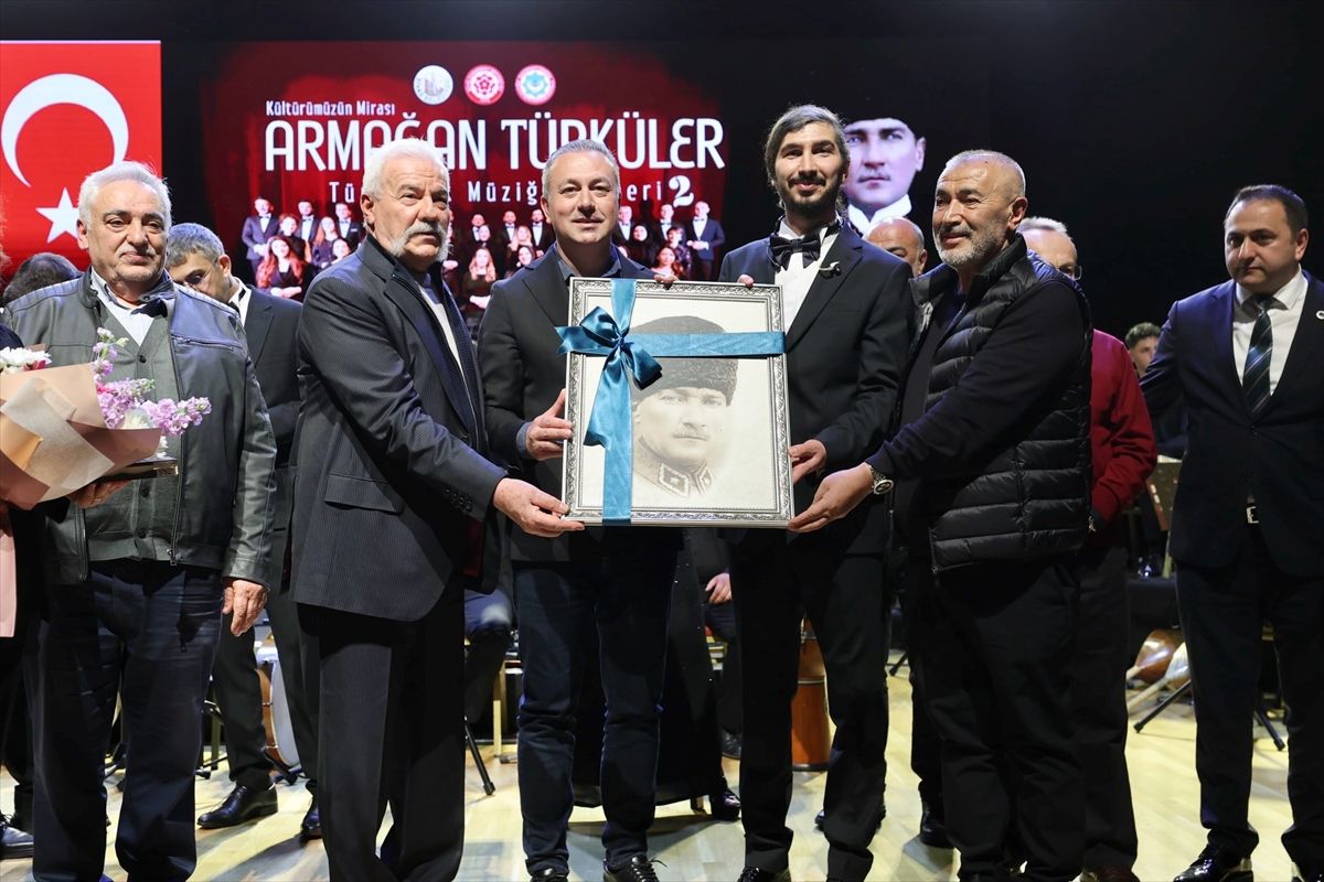 Sivas'ta THM korosu konser verdi