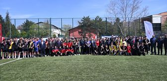 'Sokaklar Bizim' Futbol Turnuvası'nda kupalar sahiplerini buldu