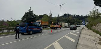 Söke'de kamyonun devrildiği kazada 2 kişi yaralandı