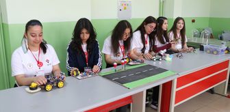 Tablet ve telefonları bilim için kullanan öğrenciler, icatlarıyla yarışmalara hazırlanıyor