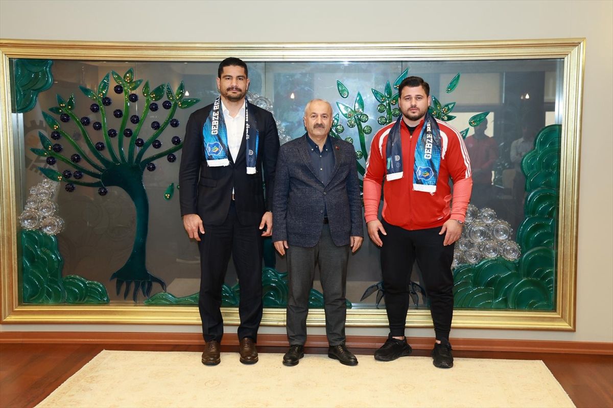 Taha Akgül ve Rıza Kayaalp'ten Gebze Belediye Başkanı Büyükgöz'e ziyaret