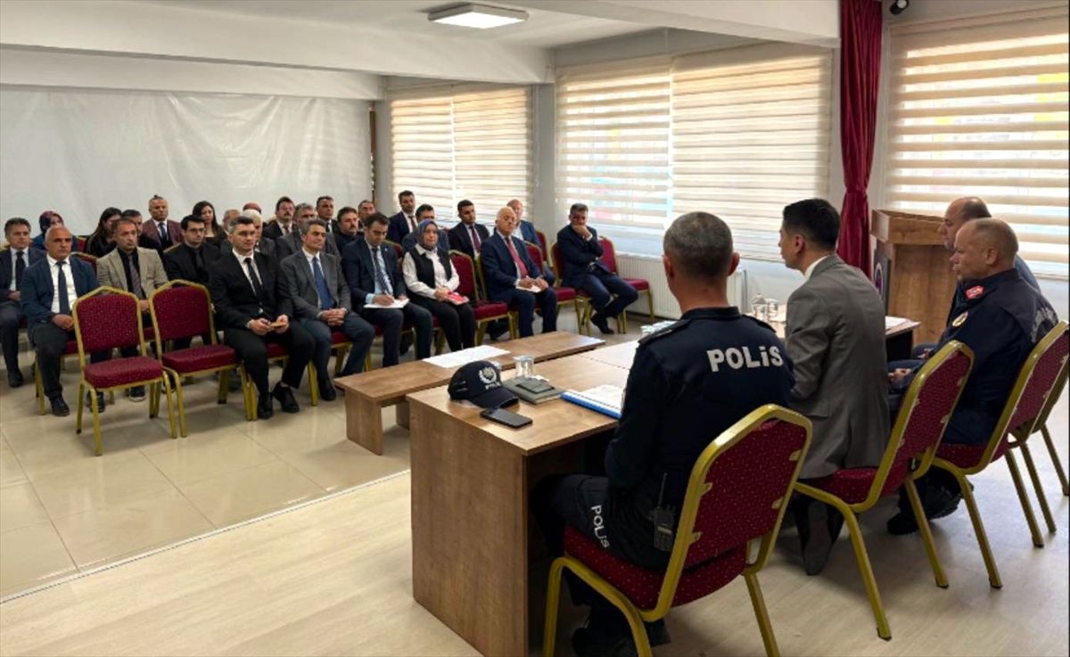 Taşova'da okul güvenliği toplantısı yapıldı