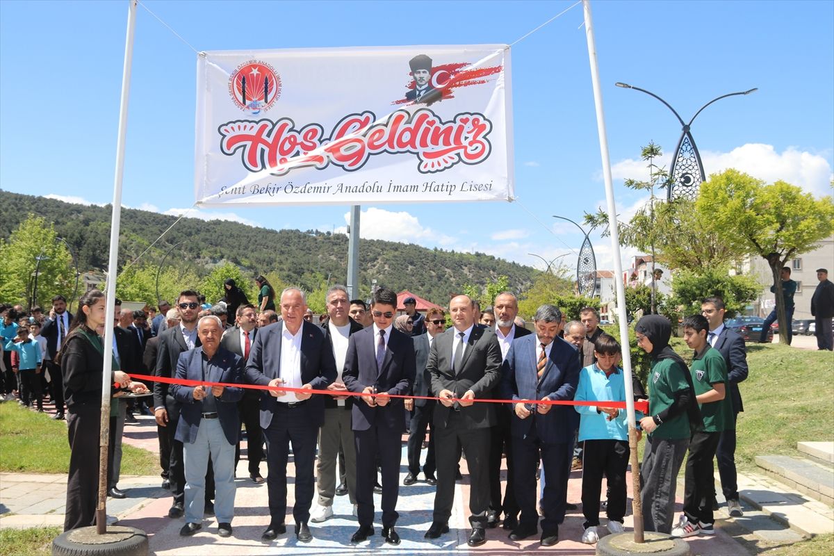 Taşova'da 'Vakti Kuşanma Projesi' sergisi açıldı