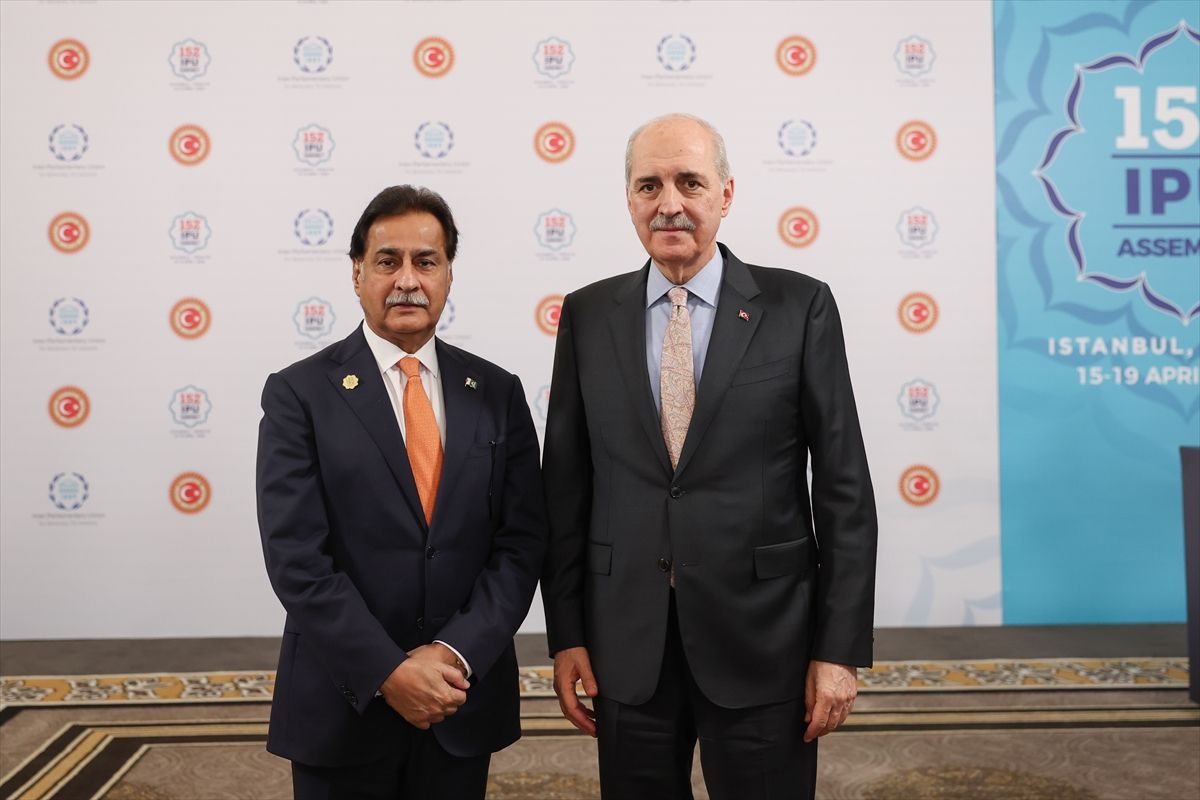 TBMM Başkanı Kurtulmuş, Pakistan Ulusal Meclisi Başkanı Sadık ile görüştü
