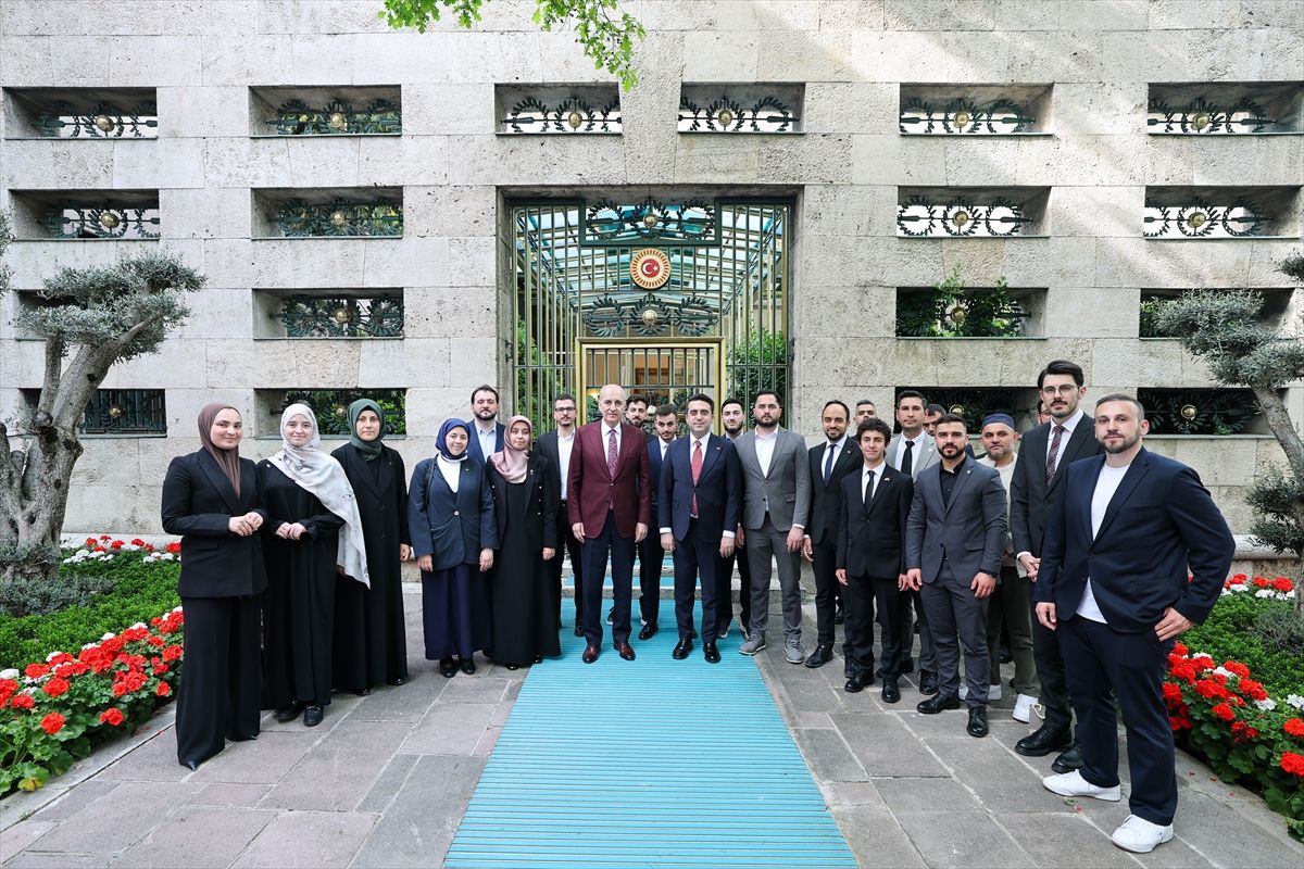 TBMM Başkanı Kurtulmuş, yurt dışındaki genç sivil toplum kuruluşu temsilcilerini kabul etti Açıklaması