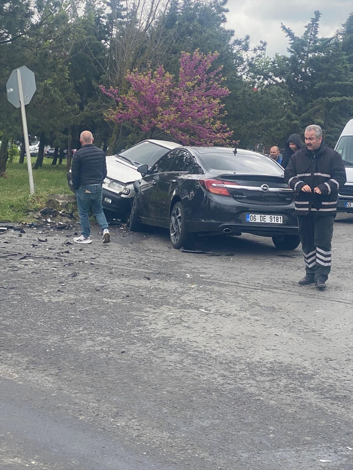 Tekirdağ'da kaza yapan otomobil park halindeki araca çarptı
