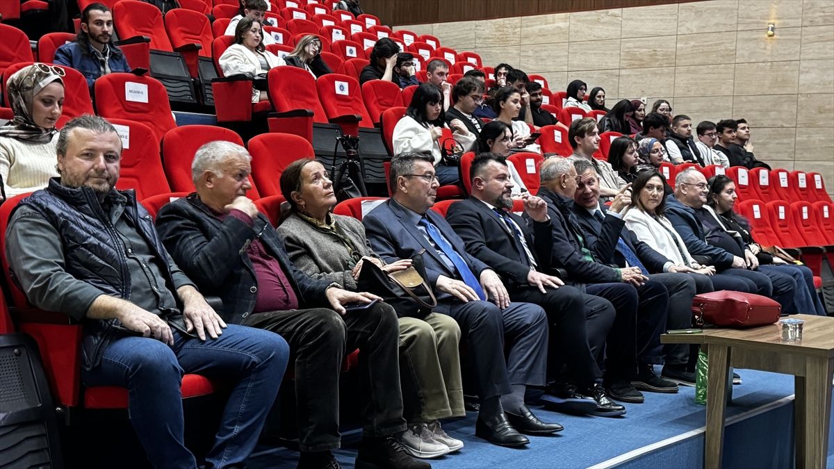 Tekirdağ'da "Küresel ekonomi politik ve strateji" konferansı düzenlendi