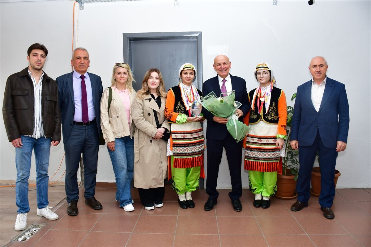 Terme Belediye Başkanı Kul, bölge şampiyonu halk oyunları ekibini kabul etti