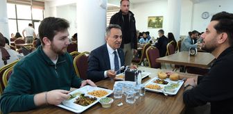 TOGÜ Rektörü Yılmaz, yemekhanede öğrencilerle bir araya geldi