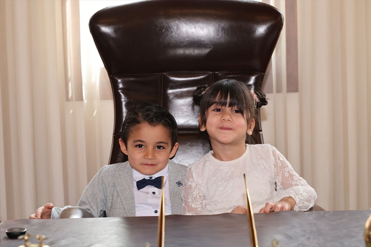 Tokat Belediye Başkanı Yazıcıoğlu, koltuğunu öğrenciye devretti