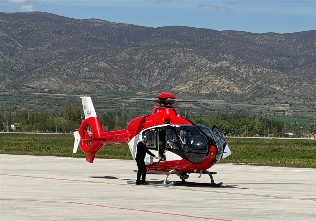 Tokat'ta ambulans helikopter böbrek hastası için havalandı