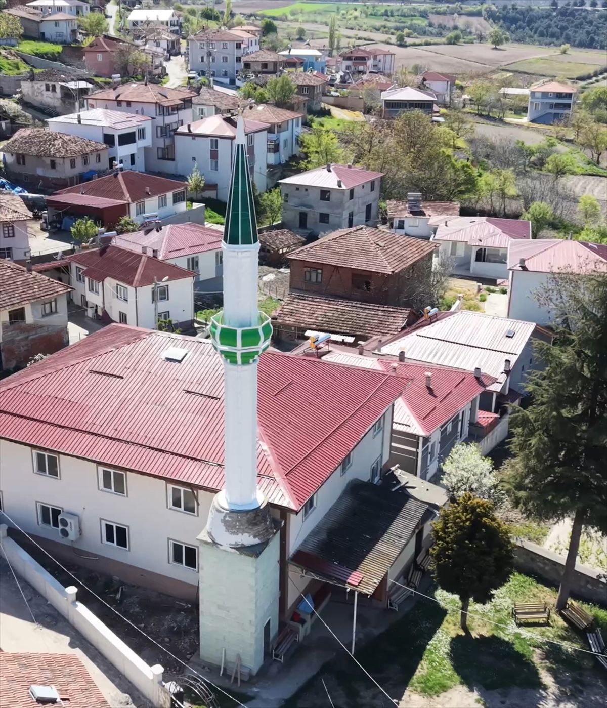 Tokat'ta depremde hasar gördüğü için yıkılan minarenin yerine yenisi yapıldı