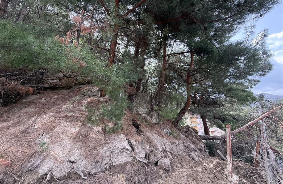 Tokat'ta heyelan nedeniyle 7 bina boşaltıldı