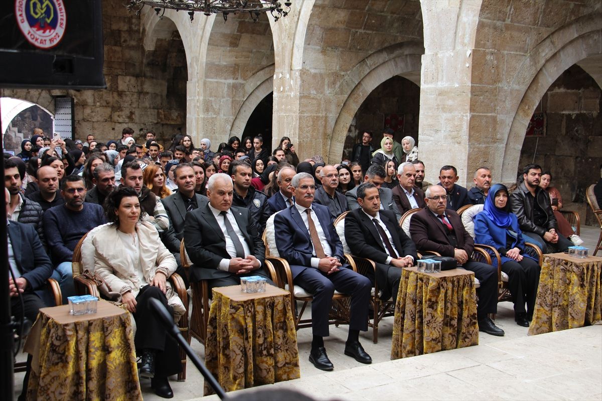 Tokat'ta Mahperi Hatun Kervansarayı'nda Türk Halk Müziği konseri verildi