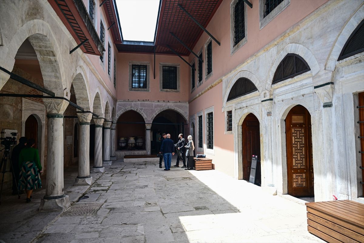 Topkapı Sarayı'nın harem bölümündeki "Kadınefendiler ve Cariyeler Taşlığı" ziyarete açıldı