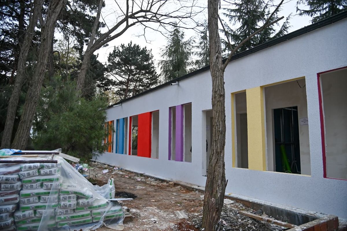 Trabzon Büyükşehir Belediye Başkanı Genç, Gündüz Bakımevi Projesi'ni inceledi