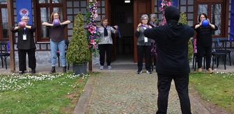 Trabzon'da 65 yaş üstü kadınlar hem öğreniyor hem sosyalleşiyor