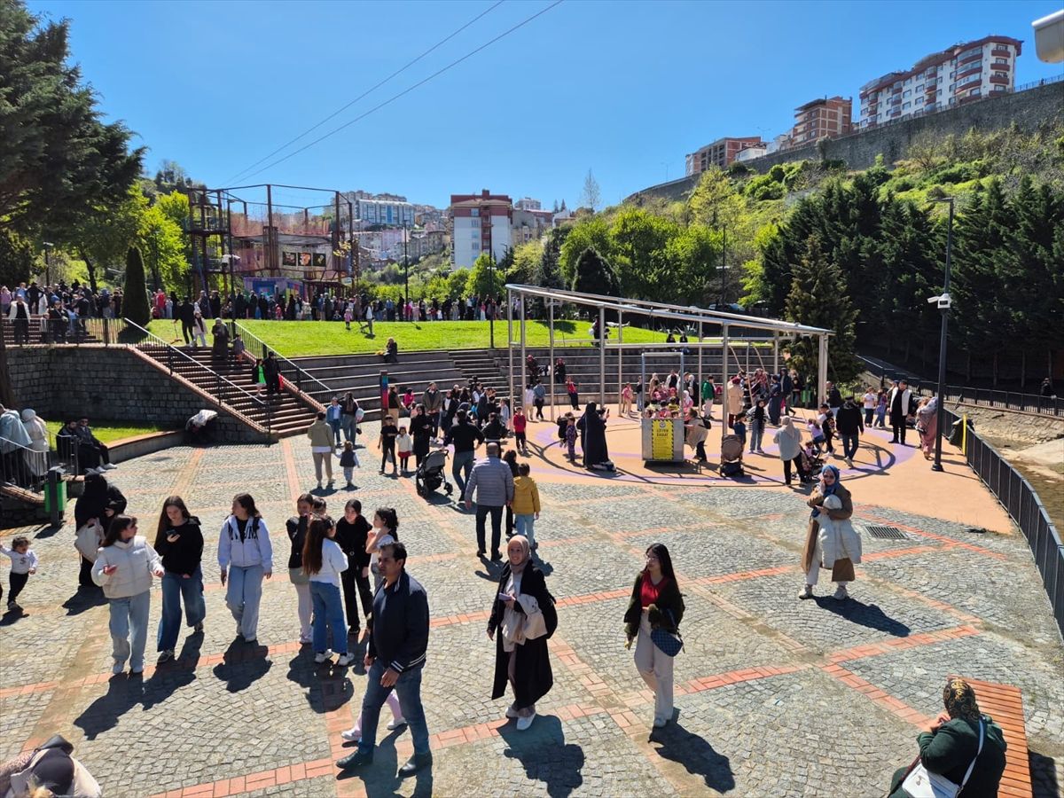 Trabzon'da çocuklar Macera Parkı'nda yoğunluk oluşturdu