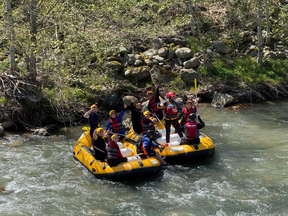 Trabzon'da 'Nehir Rehberliği ve Rafting Eğitimi' düzenlendi